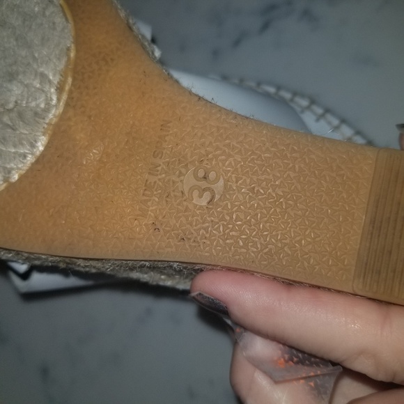 Charles David White Leather Espadrille Wedge - 38 - Picture 4 of 7